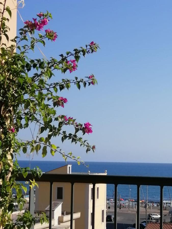 Apartment Sea View Penthouse With Beautiful Terrace - Casa Verdi Jayanti Lido di Ostia